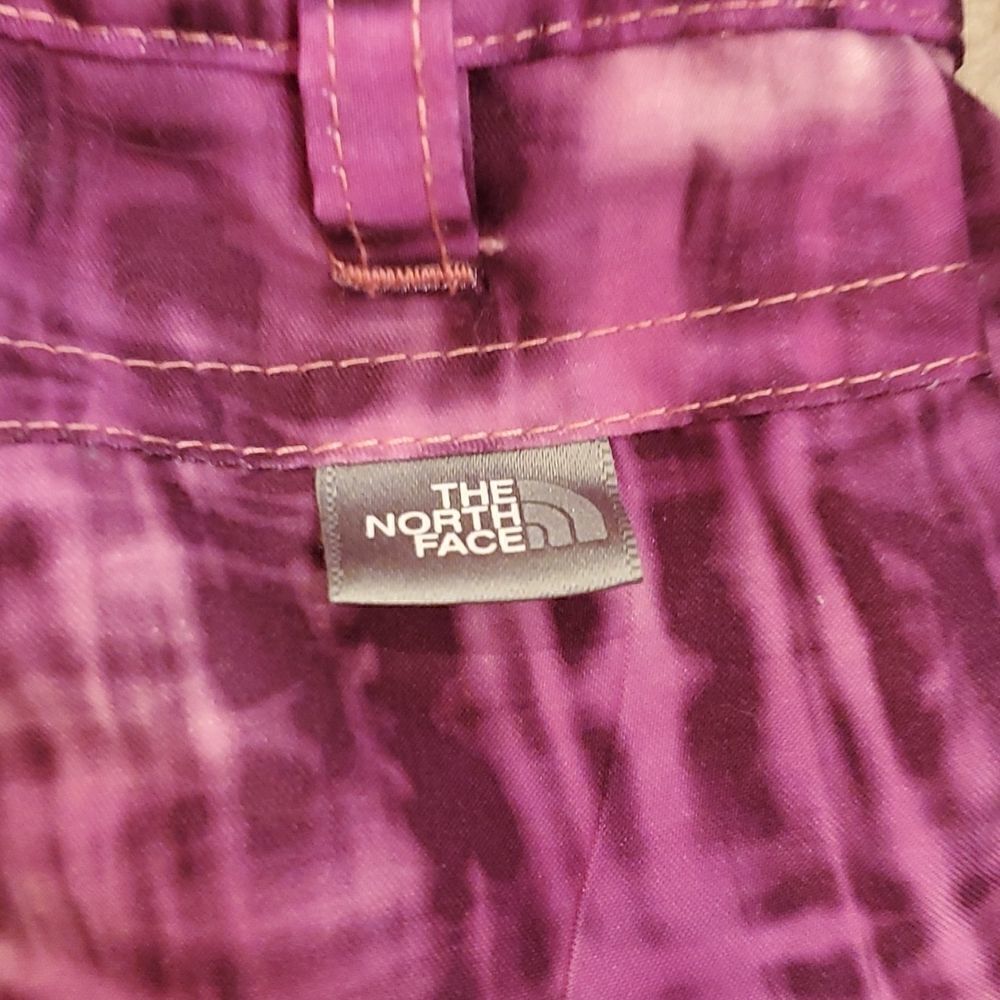 Girl's The North Face purple tie dye board shorts - Picture 8 of 9